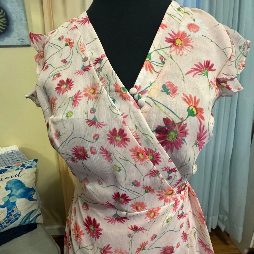Karl Lagerfeld Paris -Floral Wrap Style Dress - Size 6 -Light pink - Picture 2 of 5